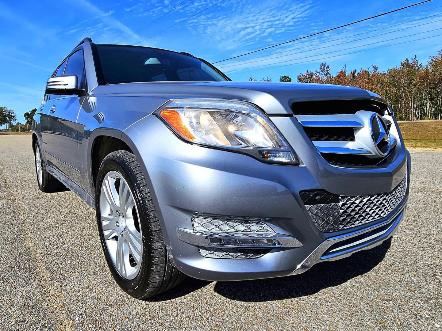 2013 Silver Mercedes-Benz GLK-Class GLK350 4MATIC (WDCGG8JB4DG) with an 3.5L V6 DOHC 24V engine, 7-Speed Automatic transmission, located at 18001 Kellogg Rd, Saucier, MS, 39574, (228) 832-1441, 39.421459, -76.641457 - Photo#1